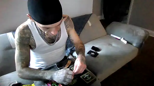 cruz815 online show from 11-14-25, 08:29