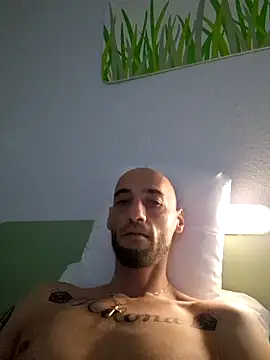 enzo4586 online show from 02-02-25, 07:57