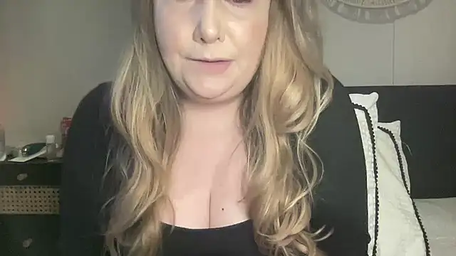 BustyHayleyUk online show from 02-05-25, 01:54