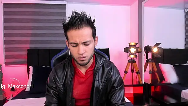 Snapshot of Max_Conor1 chatting on 03-06-25, 11:14 Max Conor1 online show from 03-06-25, 11:14