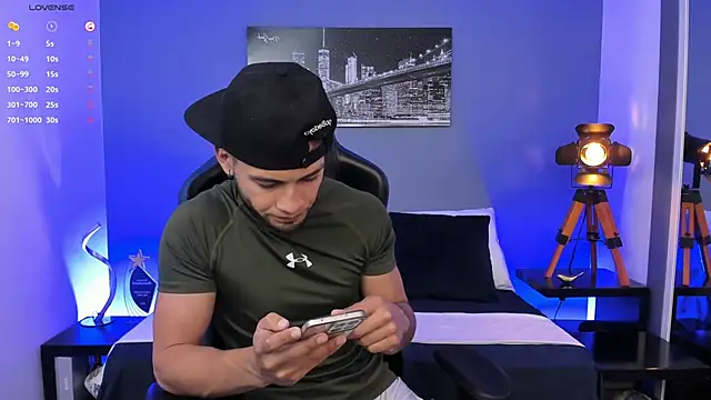 Max Conor1 online show from 10-11-25, 12:04