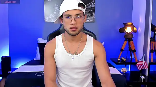 Snapshot of Max_Conor1 chatting on 04-30-26, 03:02 Max Conor1 online show from 04-30-26, 03:02