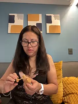 MirandaLatinaLovely online show from 09-18-25, 03:58