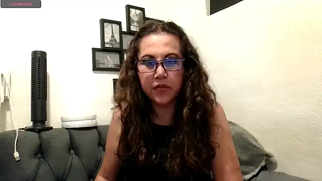MirandaLatinaLovely online show from 06-11-26, 03:37