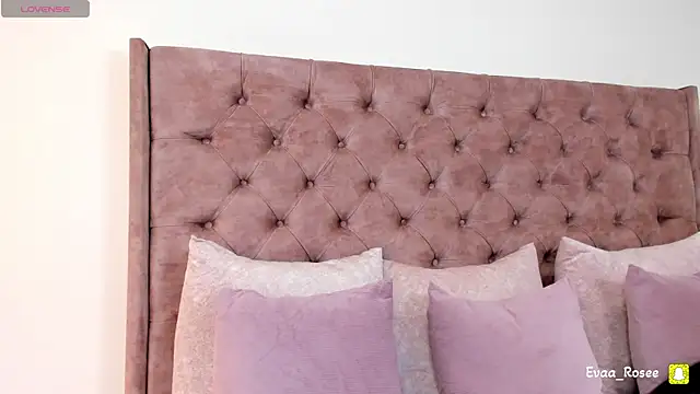 Snapshot of eva_roseee chatting on 11-07-25, 09:15 eva roseee online show from 11-07-25, 09:15