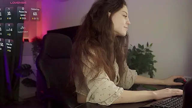 MilaStoyne online show from 10-29-25, 06:15