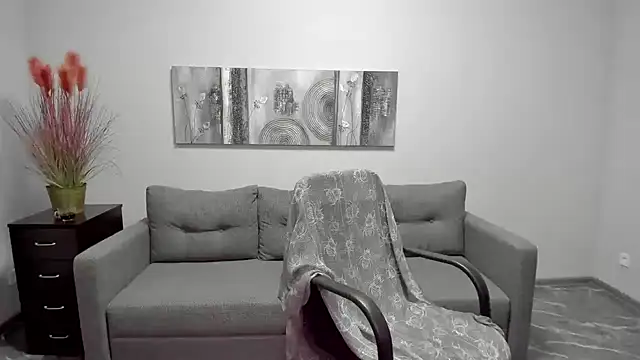 Mira Whites online show from 02-21-25, 06:51