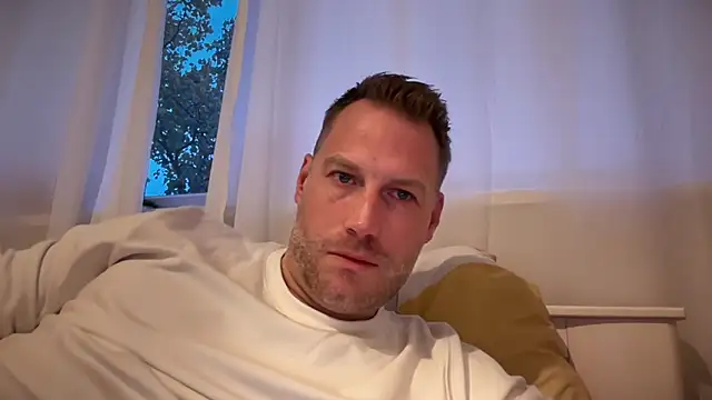 Christian87xxx online show from 10-04-25, 04:49