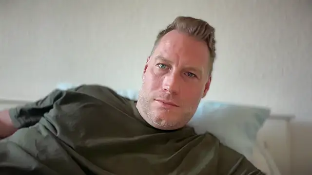 Christian87xxx online show from 06-17-26, 04:30
