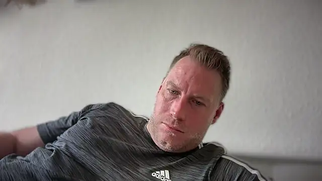 Christian87xxx online show from 06-18-26, 10:52