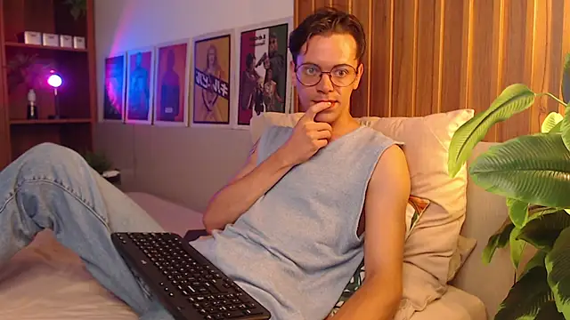 William Henry  online show from 03-11-26, 08:09