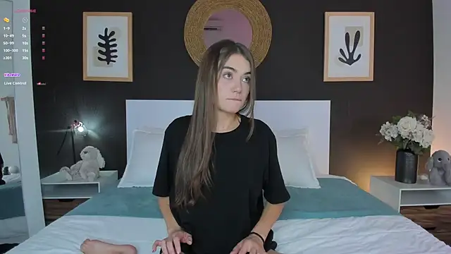 Snapshot of AlannaRussell_ chatting on 03-25-26, 08:04 AlannaRussell online show from 03-25-26, 08:04