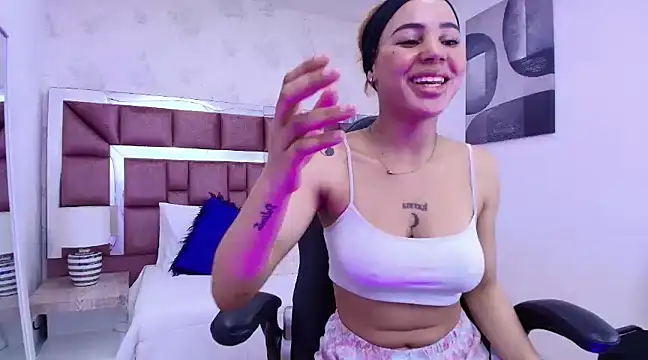 Snapshot of tamararose1 chatting on 02-24-25, 09:21 tamararose1 online show from 02-24-25, 09:21