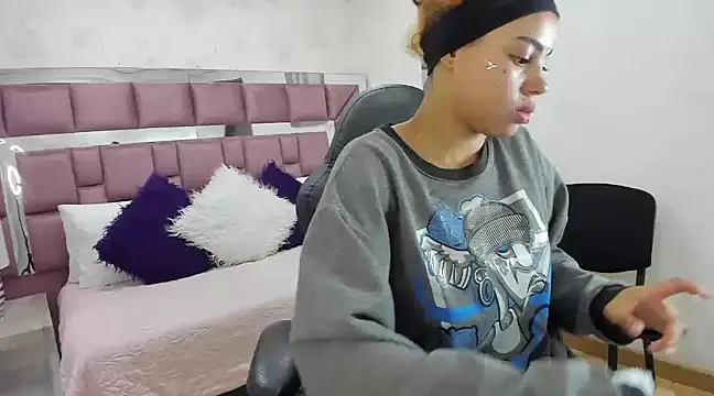 Snapshot of tamararose1 chatting on 03-06-25, 09:36 tamararose1 online show from 03-06-25, 09:36