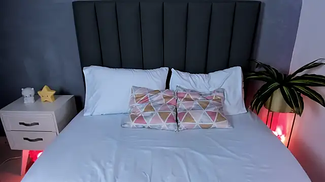 alessia leroy online show from 03-05-25, 10:54