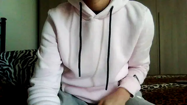 Snapshot of tommyboyteen chatting on 02-18-25, 03:43 tommyboyteen online show from 02-18-25, 03:43