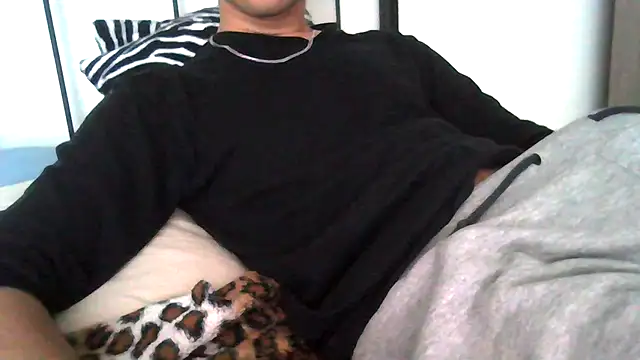 Snapshot of tommyboyteen chatting on 02-20-25, 03:30 tommyboyteen online show from 02-20-25, 03:30