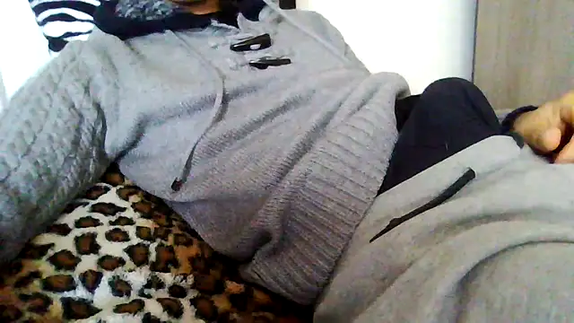 Snapshot of tommyboyteen chatting on 02-22-25, 01:46 tommyboyteen online show from 02-22-25, 01:46