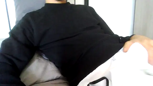 Snapshot of tommyboyteen chatting on 11-09-25, 12:58 tommyboyteen online show from 11-09-25, 12:58