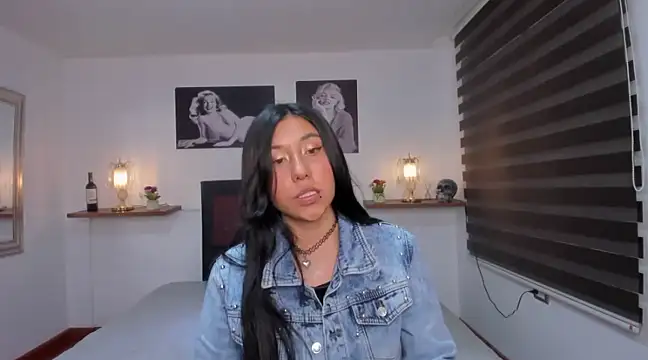 Snapshot of Nohemi_louse chatting on 01-31-25, 08:22 Nohemi louse online show from 01-31-25, 08:22