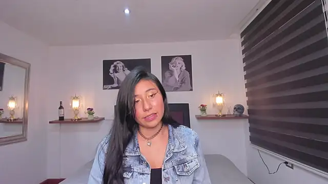 Snapshot of Nohemi_louse chatting on 02-01-25, 07:23 Nohemi louse online show from 02-01-25, 07:23