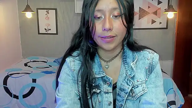 Snapshot of Nohemi_louse chatting on 02-22-25, 07:47 Nohemi louse online show from 02-22-25, 07:47