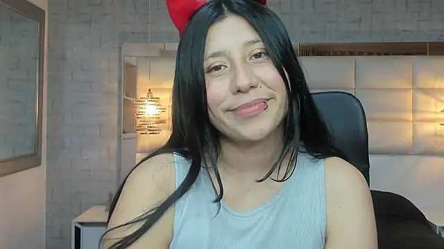 Snapshot of Nohemi_louse chatting on 10-10-25, 07:13 Nohemi louse online show from 10-10-25, 07:13