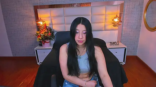 Nohemi louse online show from 03-22-26, 07:06