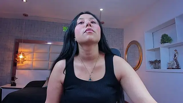 Nohemi louse online show from 04-29-26, 07:20
