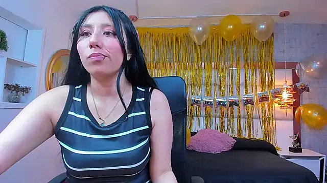 Nohemi louse online show from 04-30-26, 08:57