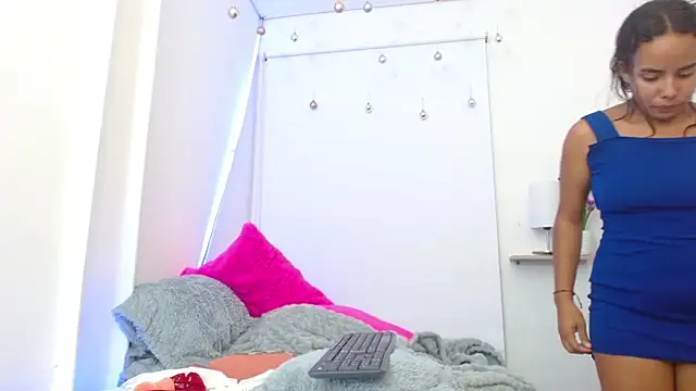 Roxy Stonee online show from 03-18-25, 04:47