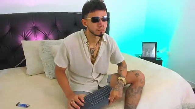 Niick01  online show from 03-22-25, 11:32