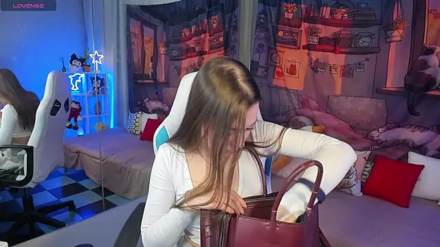 kaisajenner online show from 12-03-25, 10:41