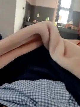 Snapshot of Hot_funky_boy chatting on 12-21-25, 09:16 Hot funky boy online show from 12-21-25, 09:16