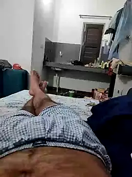 Snapshot of Hot_funky_boy chatting on 04-11-26, 06:45 Hot funky boy online show from 04-11-26, 06:45