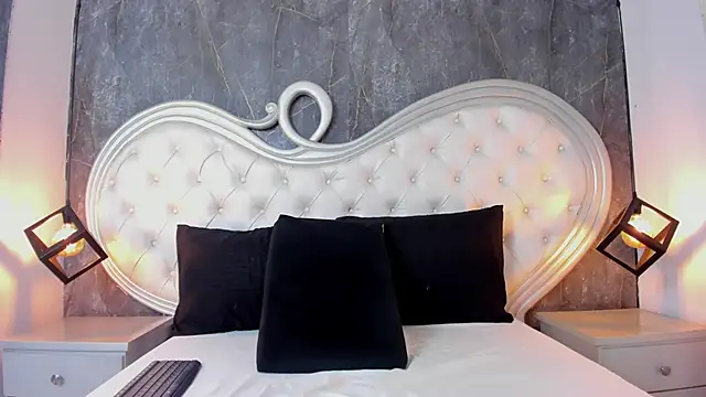 Keyla  Jones online show from 09-27-25, 07:41