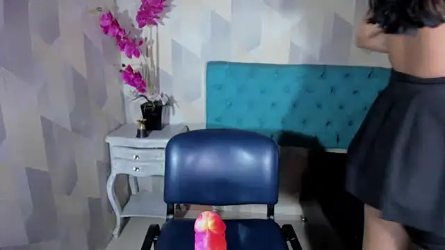 ScarletKray online show from 10-04-25, 11:03