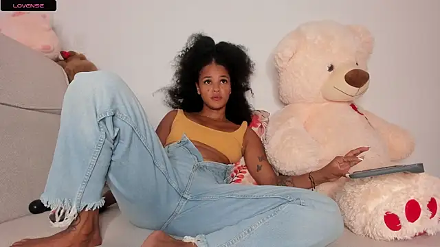 Snapshot of curly_sweett1 chatting on 07-31-26, 10:31 curly sweett1 online show from 07-31-26, 10:31