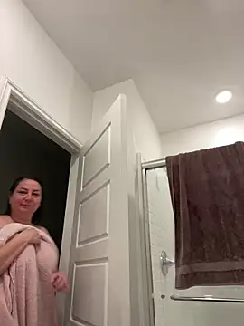 Snapshot of Chubby-Kat50 chatting on 02-18-26, 02:51 Chubby-Kat50 online show from 02-18-26, 02:51