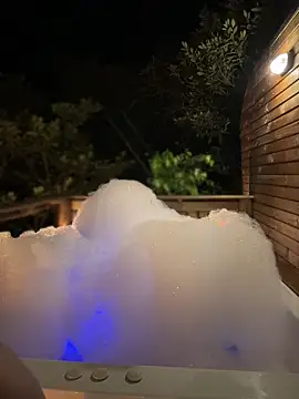 Snapshot of Lally_Valencia__ chatting on 10-29-25, 11:28 Lally Valencia online show from 10-29-25, 11:28