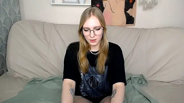 VeronicaAndersen online show from 02-21-25, 06:40