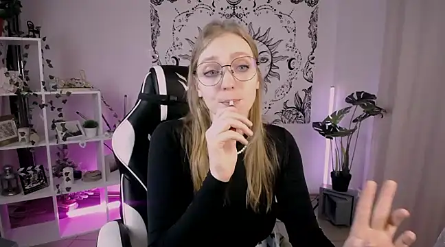 VeronicaAndersen online show from 02-28-25, 08:28