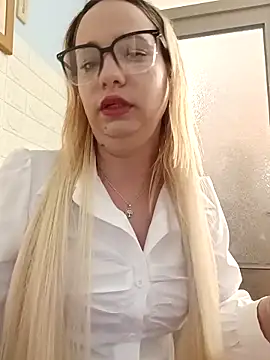 Snapshot of Mia_RainX chatting on 04-19-26, 02:11 Mia RainX online show from 04-19-26, 02:11