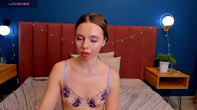 TessaAdorable online show from 02-09-25, 08:00