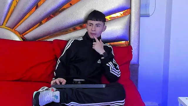 Stivarfox21 online show from 02-08-25, 04:25