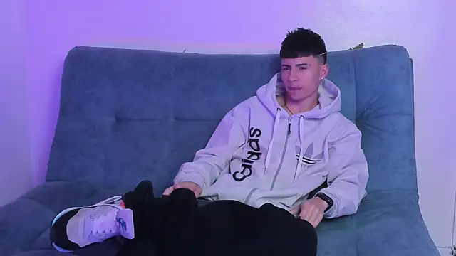 Stivarfox21 online show from 02-11-25, 03:50
