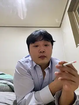 Snapshot of offwhite777 chatting on 02-17-25, 12:59 offwhite777 online show from 02-17-25, 12:59