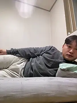 Snapshot of offwhite777 chatting on 02-21-25, 02:27 offwhite777 online show from 02-21-25, 02:27