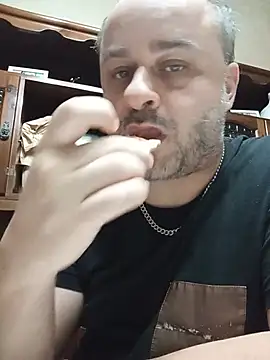 Snapshot of NAvoglia chatting on 06-25-26, 10:25 NAvoglia online show from 06-25-26, 10:25