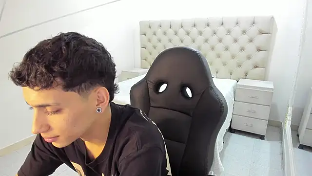 JhoanLeandro online show from 11-10-25, 05:06